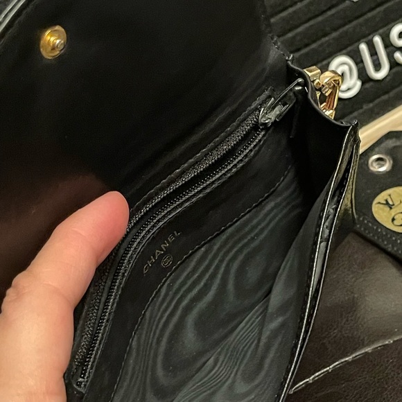 Chanel Caviar Short Wallet with Chain - Picture 6 of 16